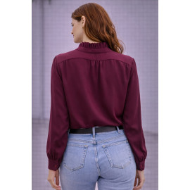 Blusa burdeos de mujer con volante y cuello fruncido