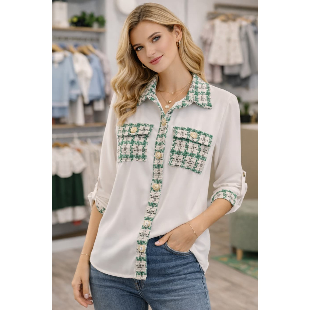 Blusa blanca con detalles verde estilo tweed