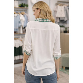 Blusa blanca con detalles verde estilo tweed