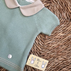 Conjunto bebé verde agua de punto con cuello clásico